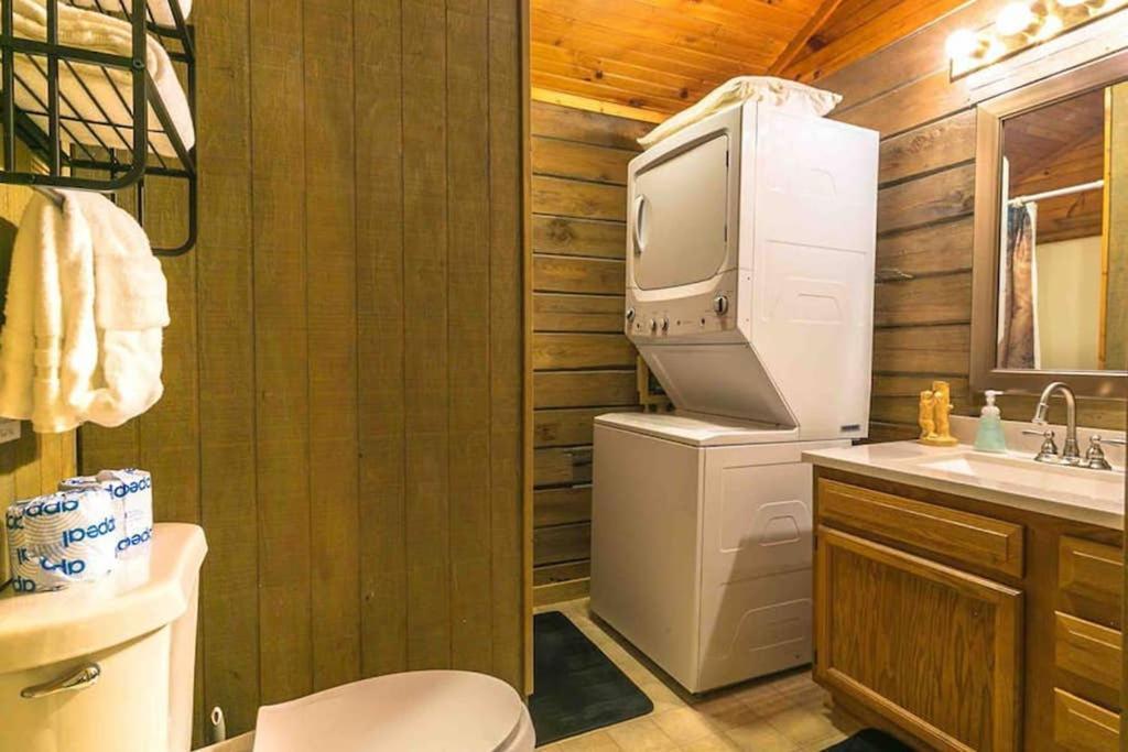 The Fishing Hole Cabin - Sage Vacations ガトリンバーグ エクステリア 写真